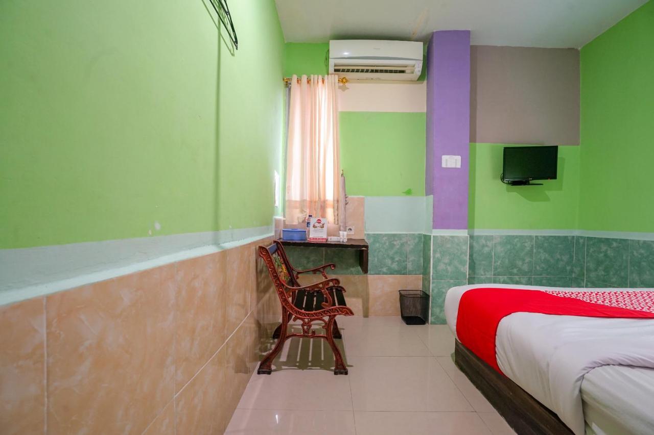 Oyo 1495 Hotel Lendosis Palembang Exterior photo