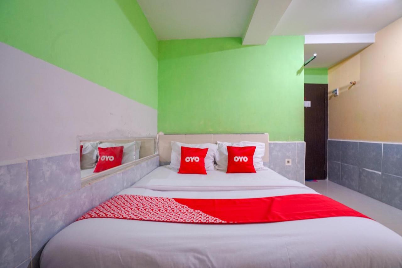 Oyo 1495 Hotel Lendosis Palembang Exterior photo