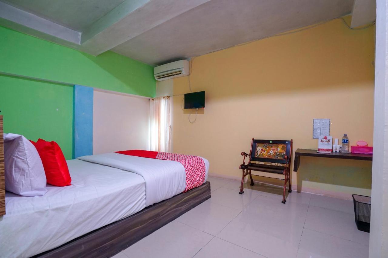 Oyo 1495 Hotel Lendosis Palembang Exterior photo