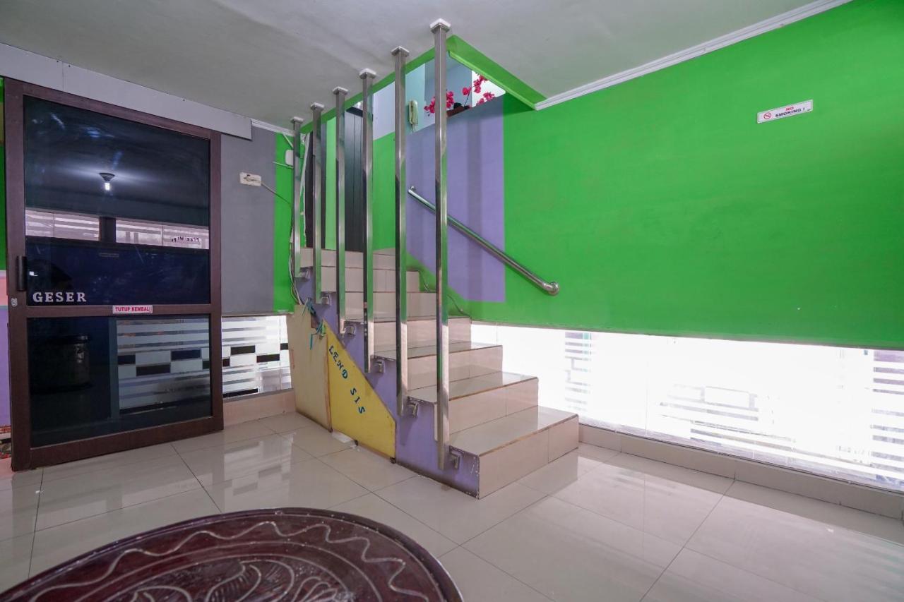 Oyo 1495 Hotel Lendosis Palembang Exterior photo